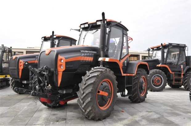 Traktor-UralVagonZavod-RTM160